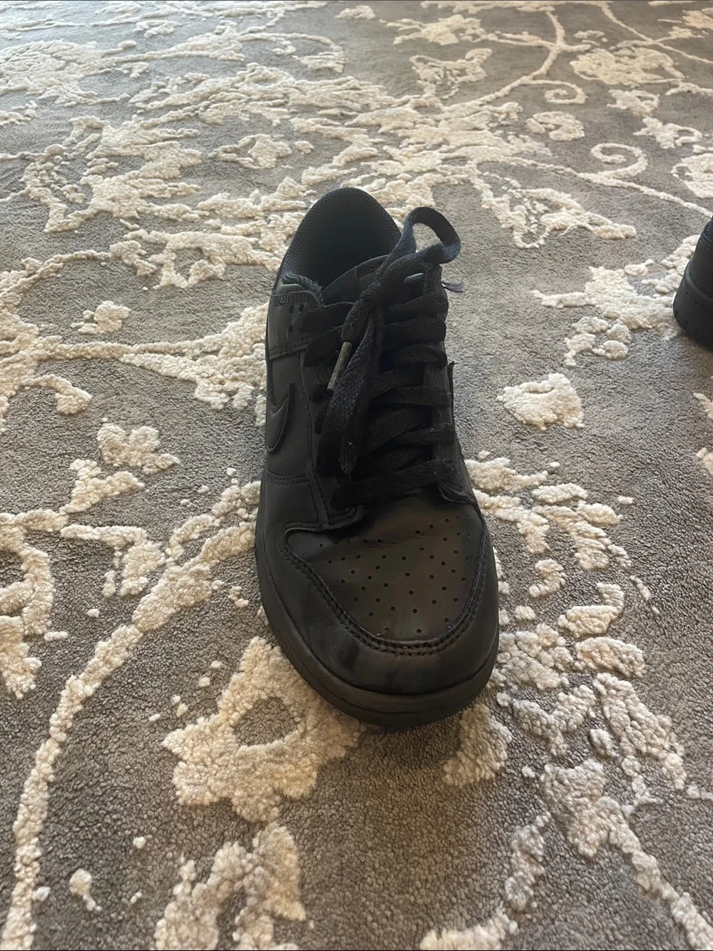 Boy's Nike Black Low-Top Sneakers